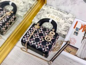 ����Ʒ(����ʱ��Ʒ�ư���) �������