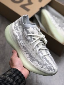 2020�ܻ��Yeezy350ϵ�У�����Yeezy380������