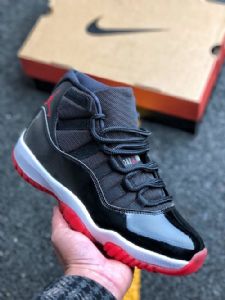 Air Jordan 11��Bred���ں���ɫ�������򵽣�