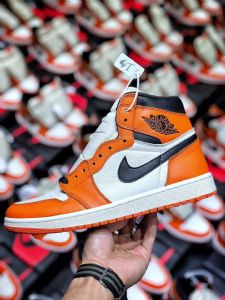 AJ1����ϵ�ж���Ǯ������AJ1�ڰ׿���������Σ�