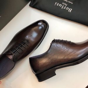 ߶˻Դ berluti ƤЬƤѥţЬһͼƬ