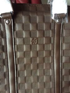 �Ա������ƺ�ţ�ĵ��̣������Ա������ư�������Ǯ