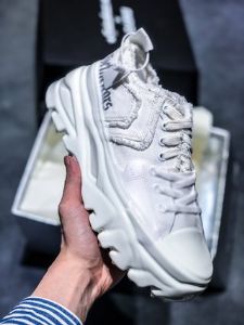 �͹۽�һ������Ь�͹������۸������������