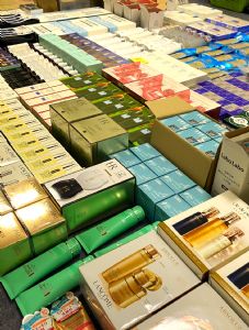 实体化妆品货源批发,代理代发扫,免费代理,一件代发!