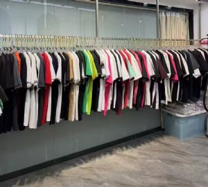 ŷ������T�� ��Ʒ������װ���� ���蹤������΢�̴�����һ������ͼƬ