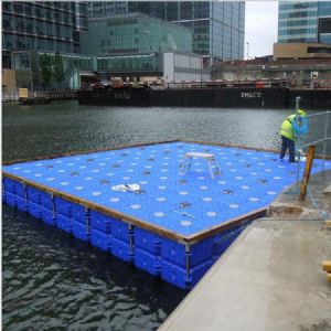 �������е���ƽ̨����ˮ����԰����