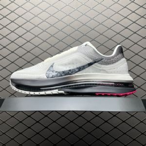Nike耐克 Pegasus Premium 马年限定 跑步鞋